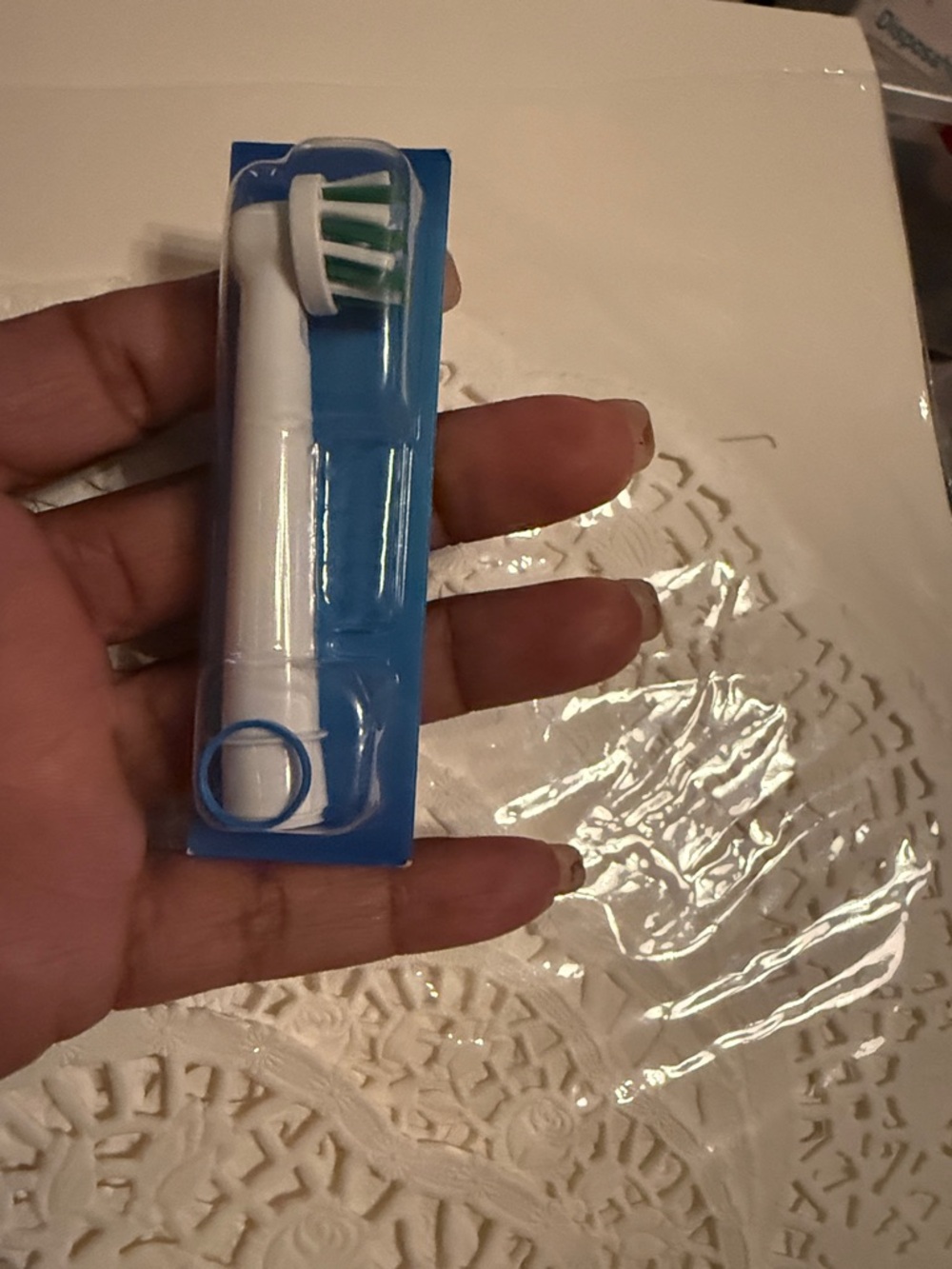 Universal Replacement Electric Toothbrush Head – White with Green Bristles